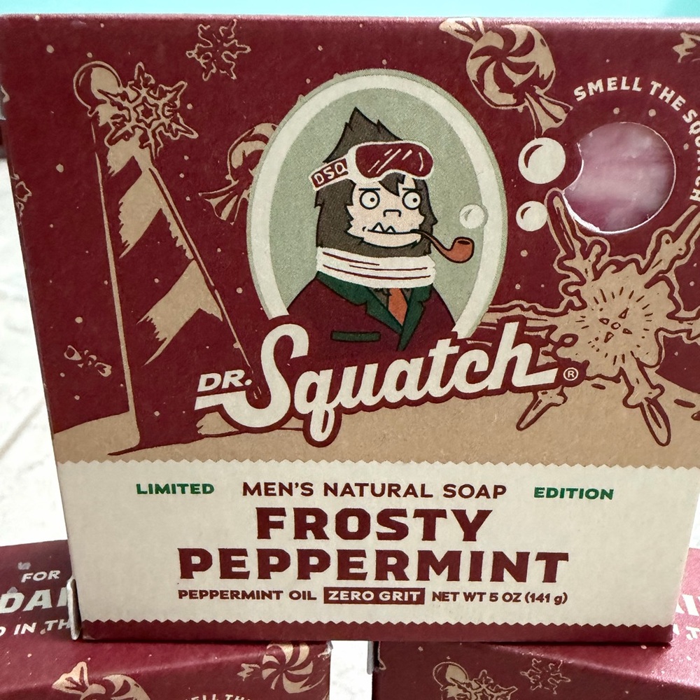 Dr. Squatch Limited Edition Frosty Peppermint Soap - Picture 3 of 5